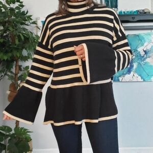 COLLECTION BY CEZELE Bell Sleeve Peplum Tunic Sweater L